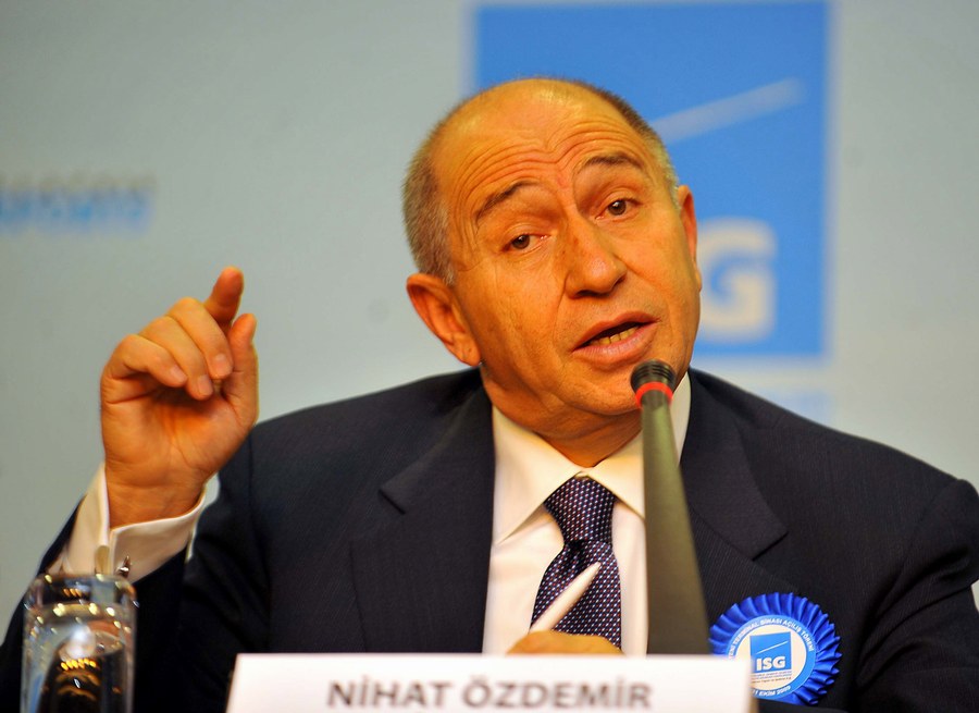 ... ayı içerisinde imzalanacağını hatırlatan Özdemir, “Kredi 4 yılı geri ödemesiz toplam 16 yıl vadeli olacak ve yedi Türk bankasından sağlanacak” diyor. - nihat_ozdemir