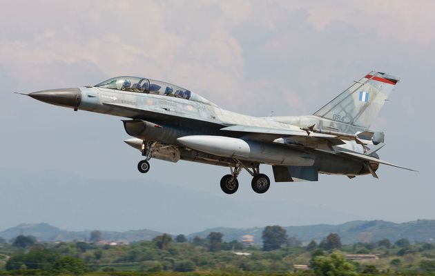 YUNAN PİLOT F-16 İLE TÜRKİYE’YE GELİP PARA ÇEKTİ