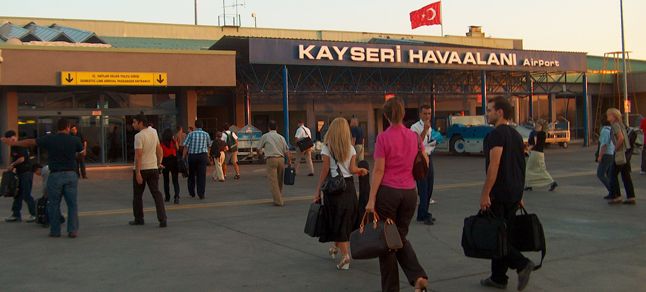 KAYSERİ HAVALİMANI YENİ TERMİNAL BİNASI GÜN SAYIYOR