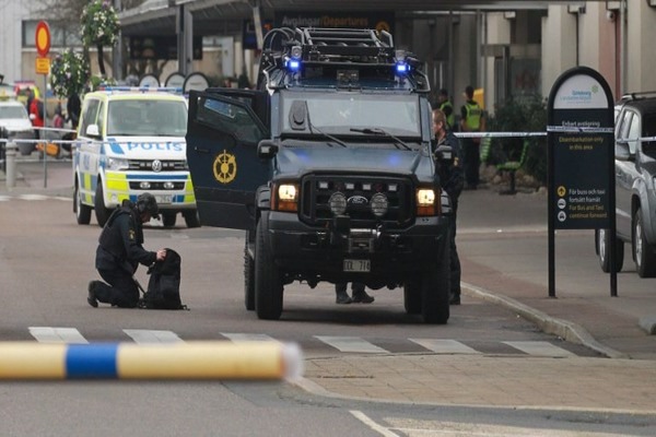 İSVEÇ’TE HAVALİMANINDA BOMBA ALARMI!