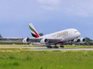 EMİRATES’İN YENİLENEN İLK A380 UÇAĞI HİZMETE GİRDİ